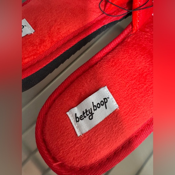 Betty Boop Vibrant Red cushion slip-on Slippers size 10 - Picture 3 of 5